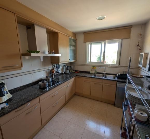Separate fitted kitchen