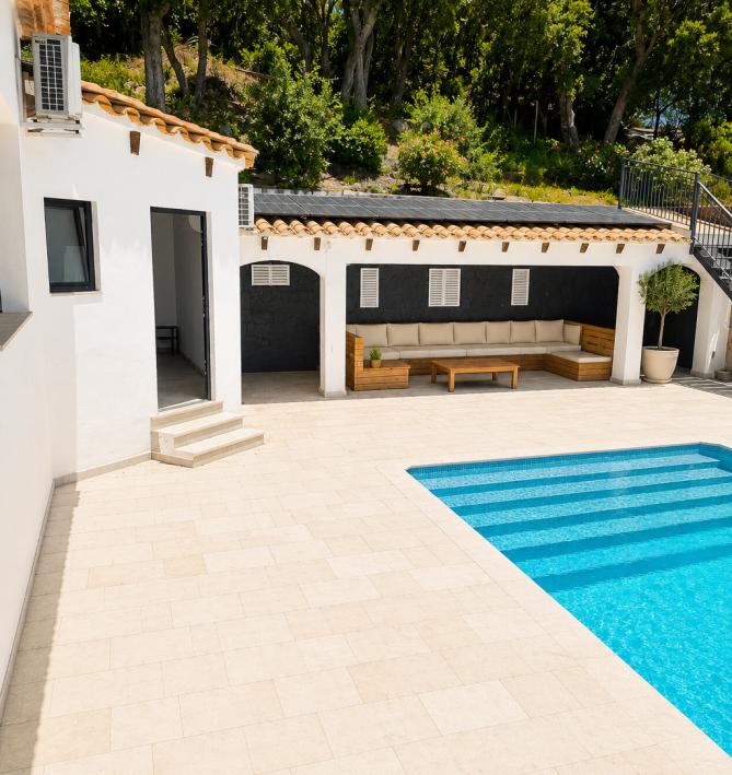 Large pool terrace